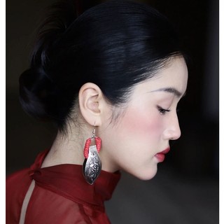 Đôi bông tai dân tộc sang trọng, cá tính nổi bật, phù hợp với váy cưới cô dâu