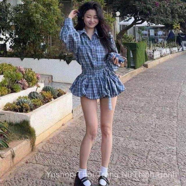 [Yu]Set đồ cô gái cay phong cách đường phố, áo caro dài tay rộng rãi phối quần váy phồng.