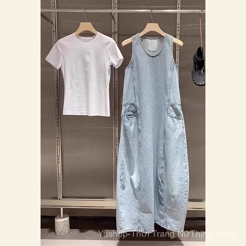 [YU]Bộ đồ nữ mùa hè, áo thun tay ngắn kết hợp váy dây denim, size lớn, dáng rộng, trẻ trung.