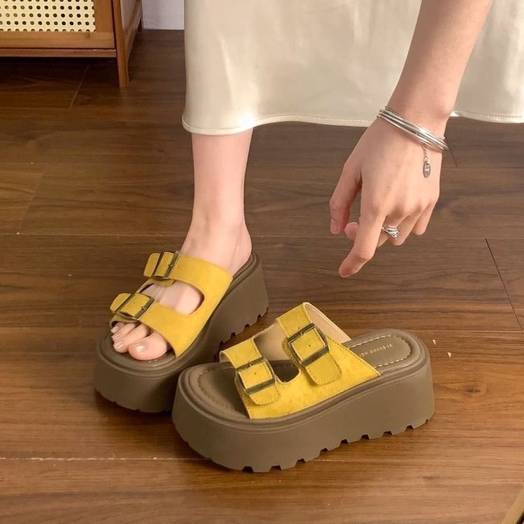 🔥Còn hàng🔥Dép nữ đế cao 7CM Đáy dày răng chống trượt da chất lượng cao thiết kế khóa（size35-40）