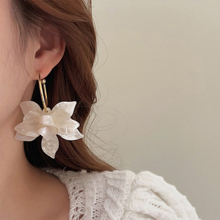 Bông tai hoa acrylic phong cách cổ điển, thiết kế thanh lịch từ Hong Kong