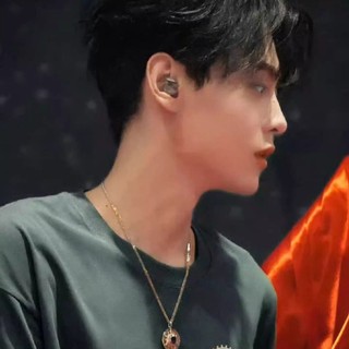 Vòng cổ hoa hướng dương bạc thiết kế độc đáo từ Tian Xunning