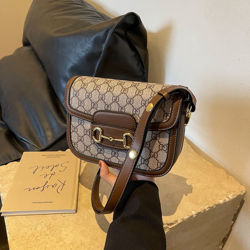 Tất Cả Trận Đấu Nách Túi Messenger Cổ Điển 2024 Phong Cách Mới Nhẹ Sang Trọng Mùa Hè Retro Yên Túi Thời Trang Một Vai Cao Cấp