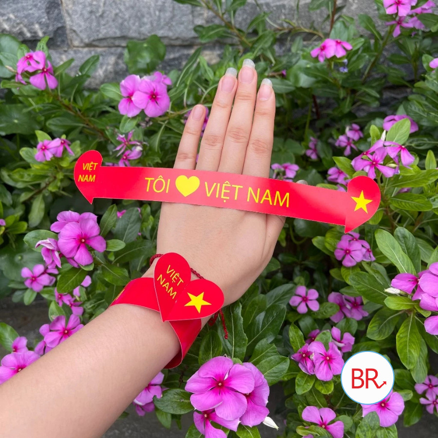 có sẵn- hỏa tốc hcm]Combo 10 Vòng đeo tay Tôi yêu Việt Nam- Phụ kiện check in thể hiện lòng yêu nước ngày Quốc Khánh 2/9
