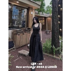 Siêu phẩm váy sát nách chất liệu tăm lạnh thoáng mát phối tùng maxi bồng bềnh mặc đi chơi du lịch - Baotrang.clothes