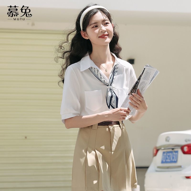 Mutu ins Sang Trọng Áo Sơ Mi Trắng Tay Ngắn Nữ Mùa Hè 2026 Phong Cách Mới Thiết Kế Niche Top Hợp Thời Trang Miễn Phí Khăn Lụa