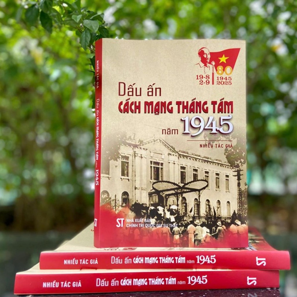 Sách - Dấu Ấn Cách Mạng Tháng 8 Năm 1945 - SBOOKS