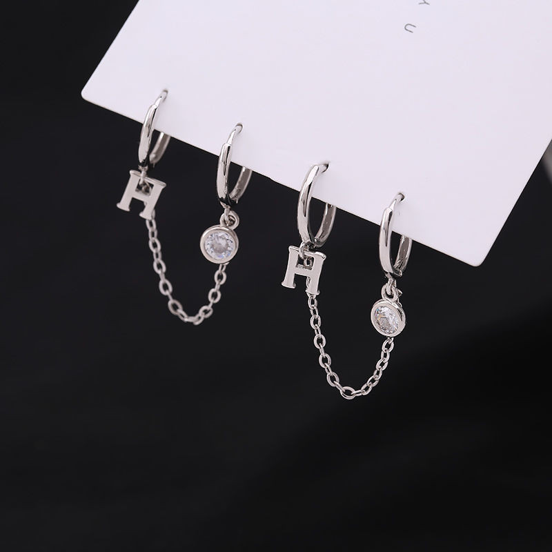 S925 Sterling bạc chữ H Khóa hai tai nữ thiết kế thích hợp đơn giản hoa tai nhiều lỗ hoa tai cá tính Hoa tai hợp thời trang