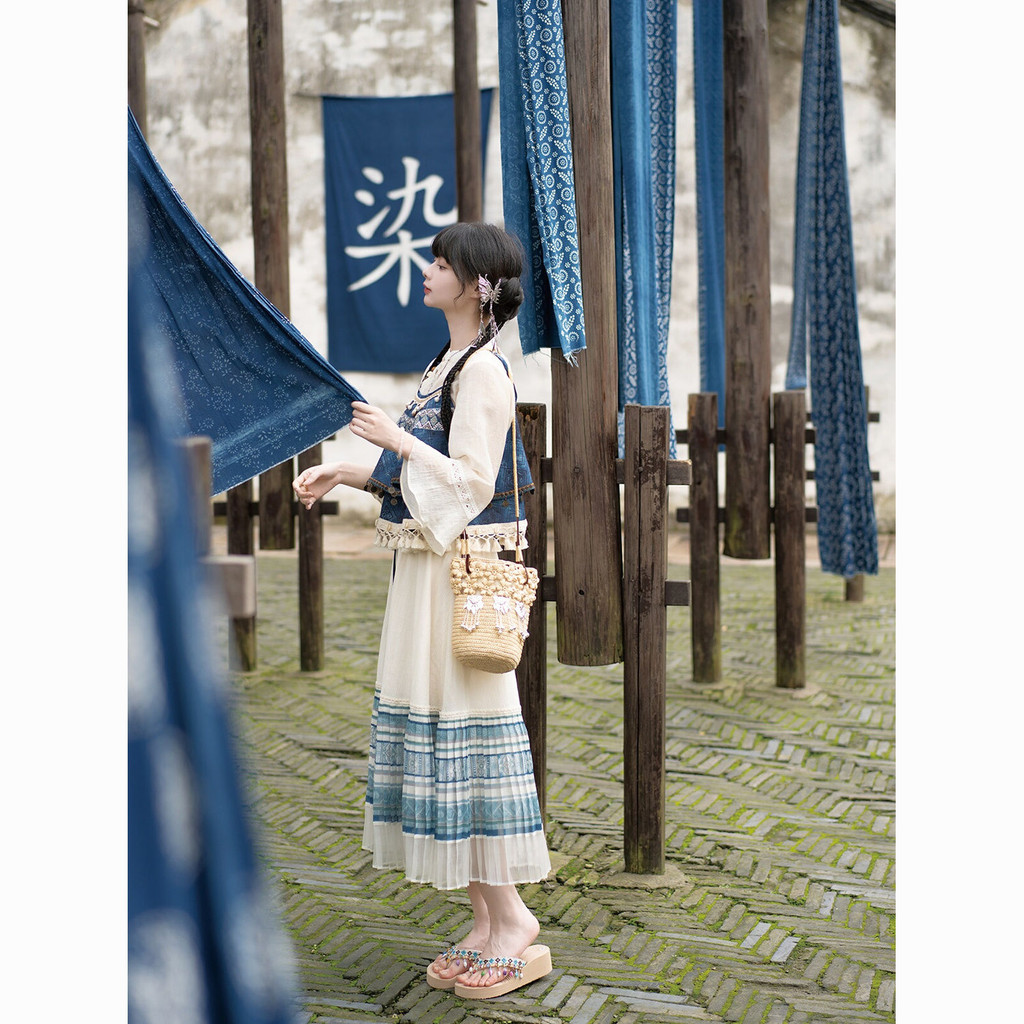 [YU]Váy lửng nhẹ nhàng, màu Indigo độc đáo, thêu tay, họa tiết in, phong cách dân tộc.
