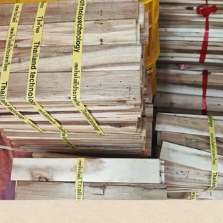 Gỗ tràm tự nhiên. Hàng lỗi. 30 thanh, 60 thanh, nhưng bị lỗi. Hàng vẫn đẹp sài vẫn ok. 30x4,5x1,2cm