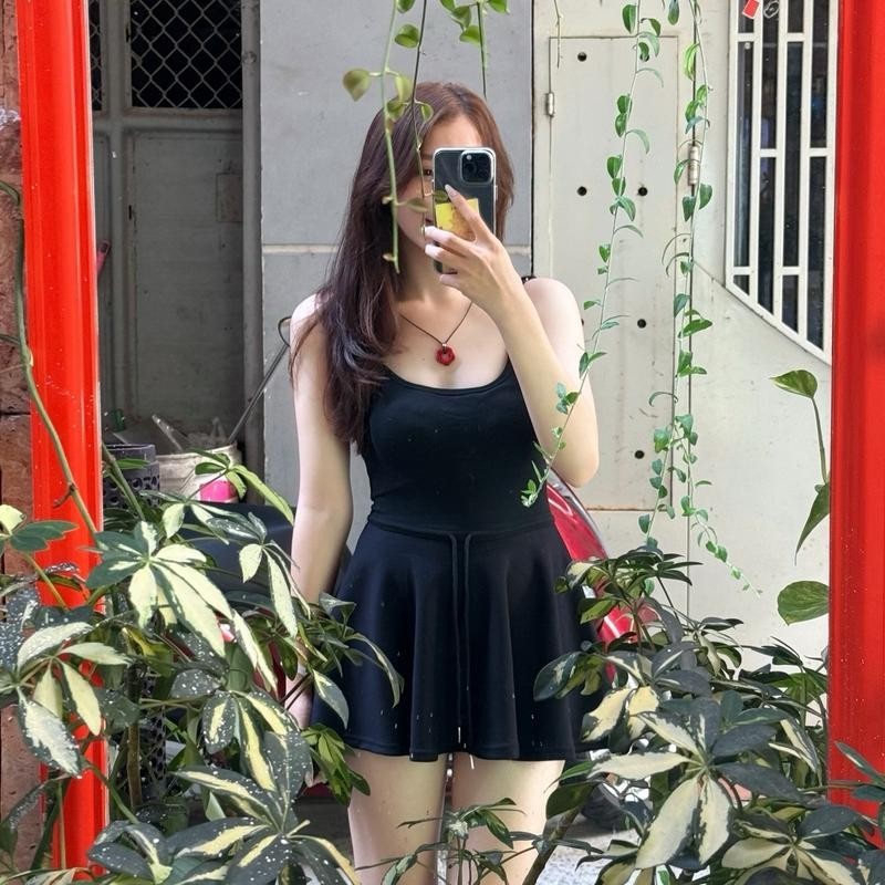Đầm ôm body dáng ngắn chữ A rút dây eo