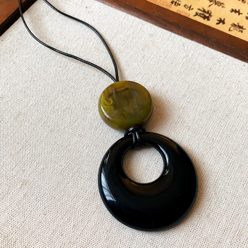 Mới Trung Quốc Nhựa Vòng Dây Vòng Cổ Đơn Giản Cao Cấp Hình Học Áo Len Dài Dây Chuyền retro Khí Chất Dây Chuyền Nữ