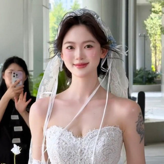 Mũ đội đầu cô dâu phong cách Hàn Quốc với ren và nơ, phù hợp tóc dài
