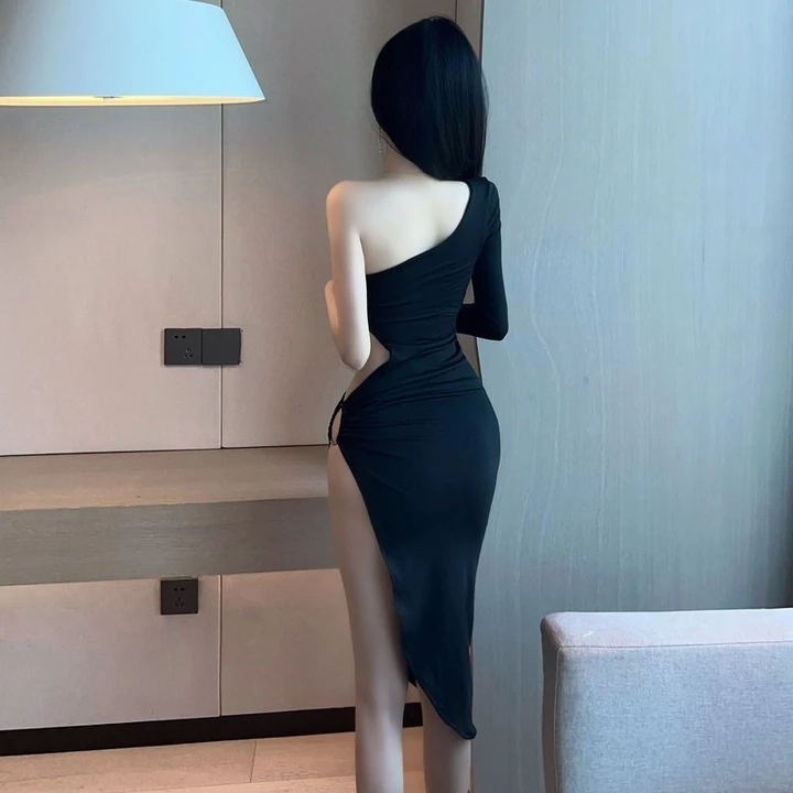 Sexy quyến rũ phong cách rỗng thiết kế ăn mặc hộp đêm quán bar phong cách rẽ nhánh thiết kế Âu Mỹ phong cách bất quy tắc thiết kế mỏng cho bữa tiệc