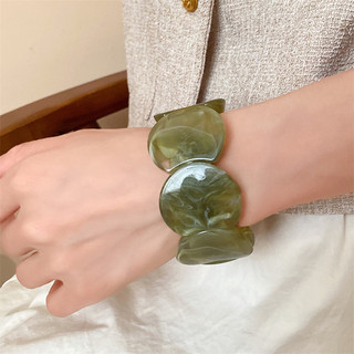Vòng tay chắp vá hình tròn nhuộm acrylic, mang vẻ đẹp đơn giản và sang trọng