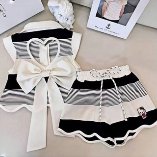 Bộ Đồ Bé Gái Hello Kitty – Áo Polo Kẻ Sọc & Quần Short Thời Trang Hàn Quốc Cho Bé