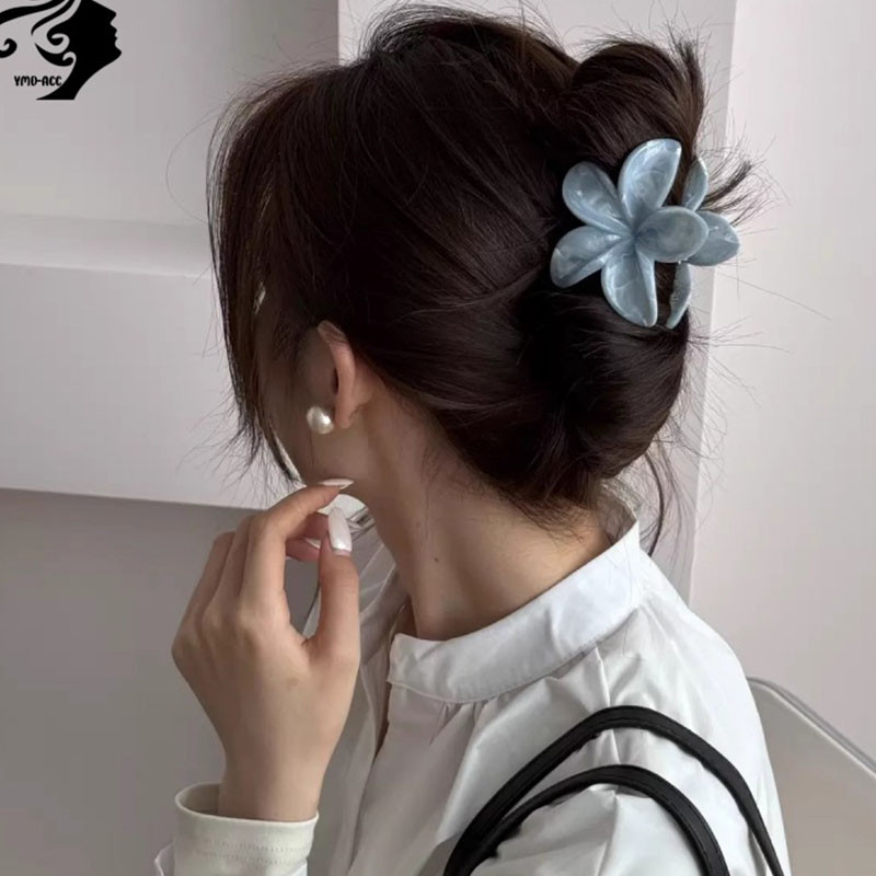 Kẹp vuốt tóc chấm bi đơn giản, kẹp cá mập cỡ lớn ngọt ngào.