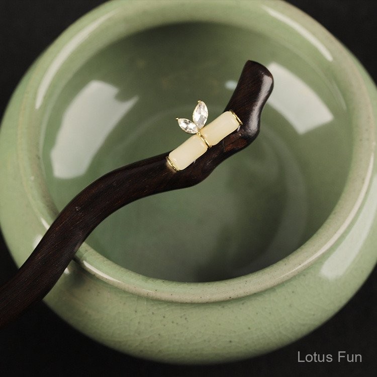 Kẹp Tóc Retro từ Gỗ Đàn Hương và Mạ Kẽm Màu Xanh Trắng Ngọc, Phù Hợp với Hanfu Sườn Xám