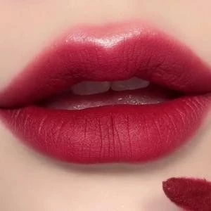 Son bùn son Mooekiss V04 đỏ nhung sang trọng chất son mướt
