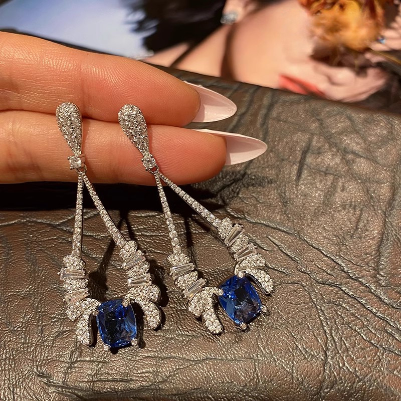 Phong Cách Mới Hoa Thời Trang Zircon Bông Tai s925 Bạc Kim Nơ Tính Khí Ánh Sáng Bông Tai Sang Trọng