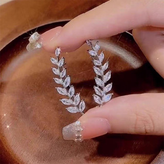 Bông tai lúa mì một mảnh kim cương giả thiết kế tinh tế, thời trang sang trọng