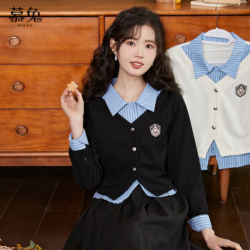 Mutu Preppy Phong Cách Giảm Tuổi Áo Sơ Mi Giả Hai Mảnh Nữ Mùa Xuân 2026 Thiết Kế Phong Cách Mới Niche polo Cổ Áo Dệt Kim Hàng Đầu