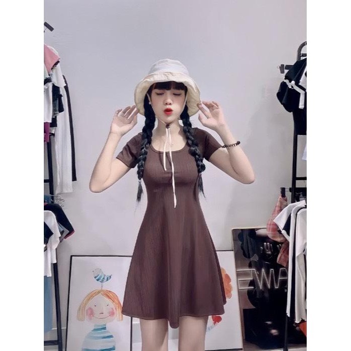 Đầm nữ tay ngắn cổ vuông dáng xòe nhẹ chất thun gân trung mềm mịn phong cách basic - D01
