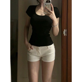 Áo Croptop Babytee Cổ Rộng Vuông Xinh Xắn