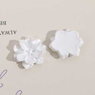 Chất liệu phụ kiện bông tai DIY bằng nhựa hoa 3D màu trắng ngọc trai bóng loáng với vết nứt hoa petal phóng đại