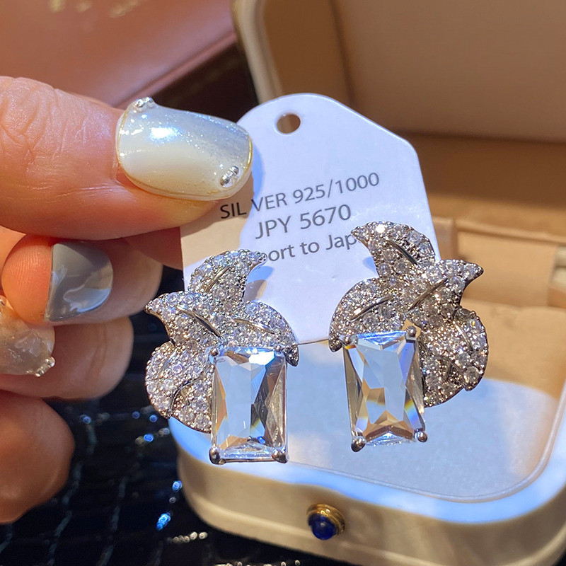 Bông tai thanh lịch Zircon sang trọng tinh tế