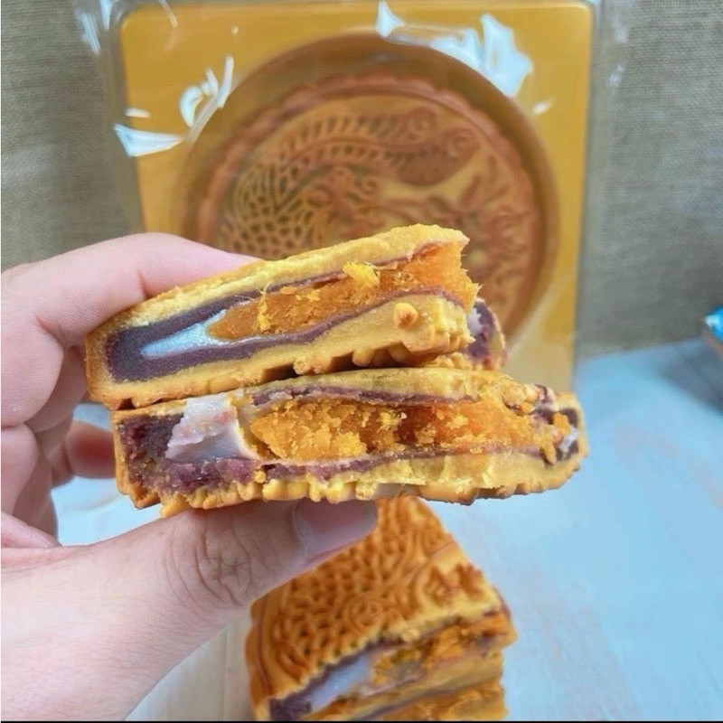 Bánh Trung Thu Khoai Môn Mochi Trứng Chảy Chà Bông (tem hồng 300gr)