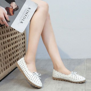 Giày nữ đế mềm slip on lười trắng, phù hợp mẹ, sinh viên, y tá