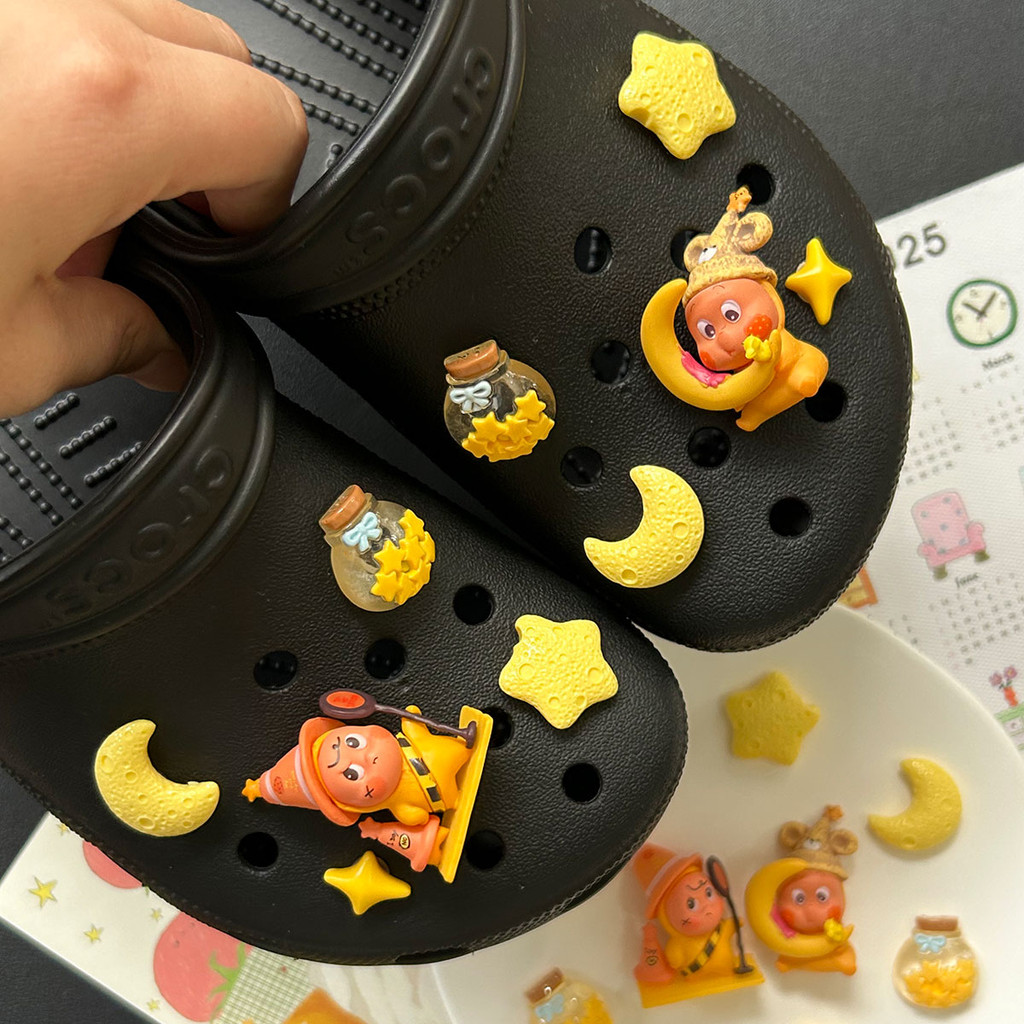 Phụ kiện Crocs Pop Mart Star People: hoa lỗ cao cấp, dễ thương, có thể tháo rời, dùng cho giày lỗ