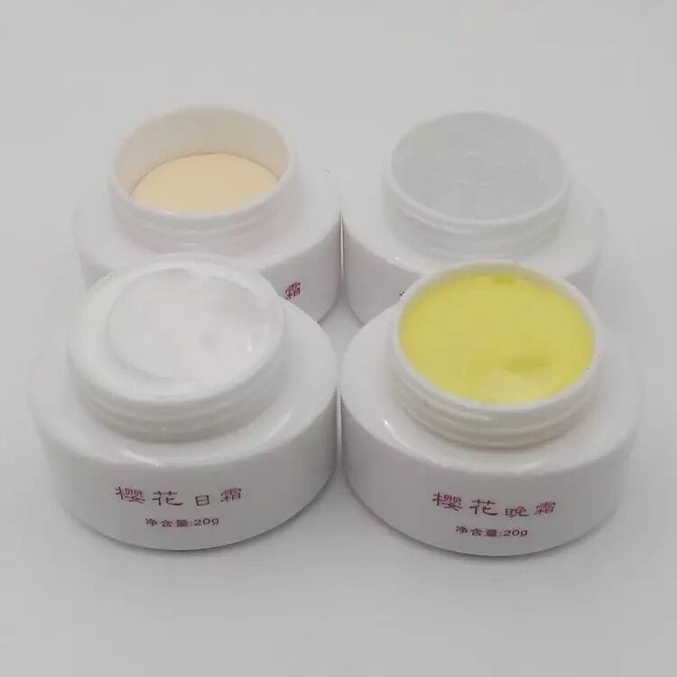 Bộ 4 Sakura: Kem Ngày, Kem Ngủ, Kem Ngọc Trai, Kem Mắt 25.7.16