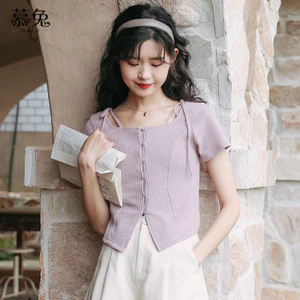 Mutu áo thun nữ phong cách Hồng Kông ngọt cay, slim-fit, phù hợp mùa hè 2026