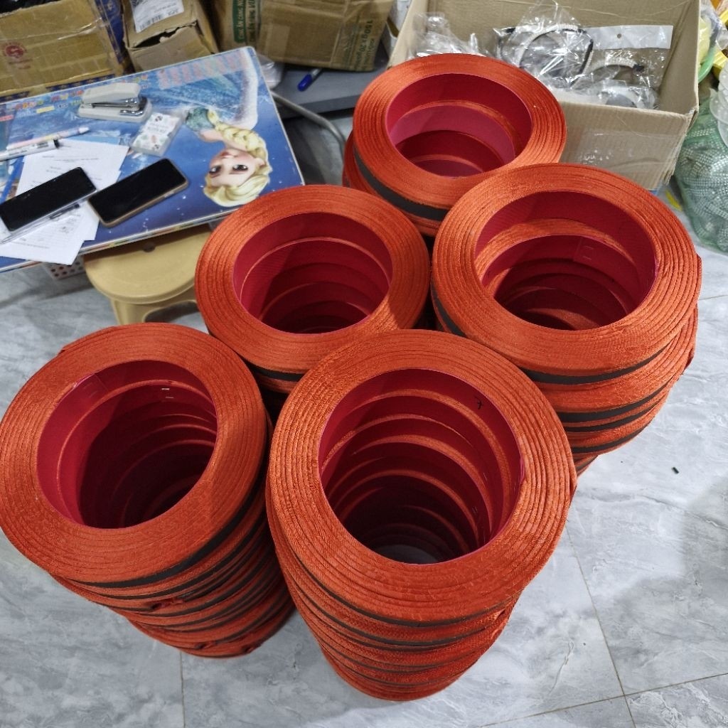 Phôi mũ H mông, cốt mũ dùng để làm mũ H mông có đủ size, bản dày 5 đến 5,5cm được làm từ xốp cao cấp