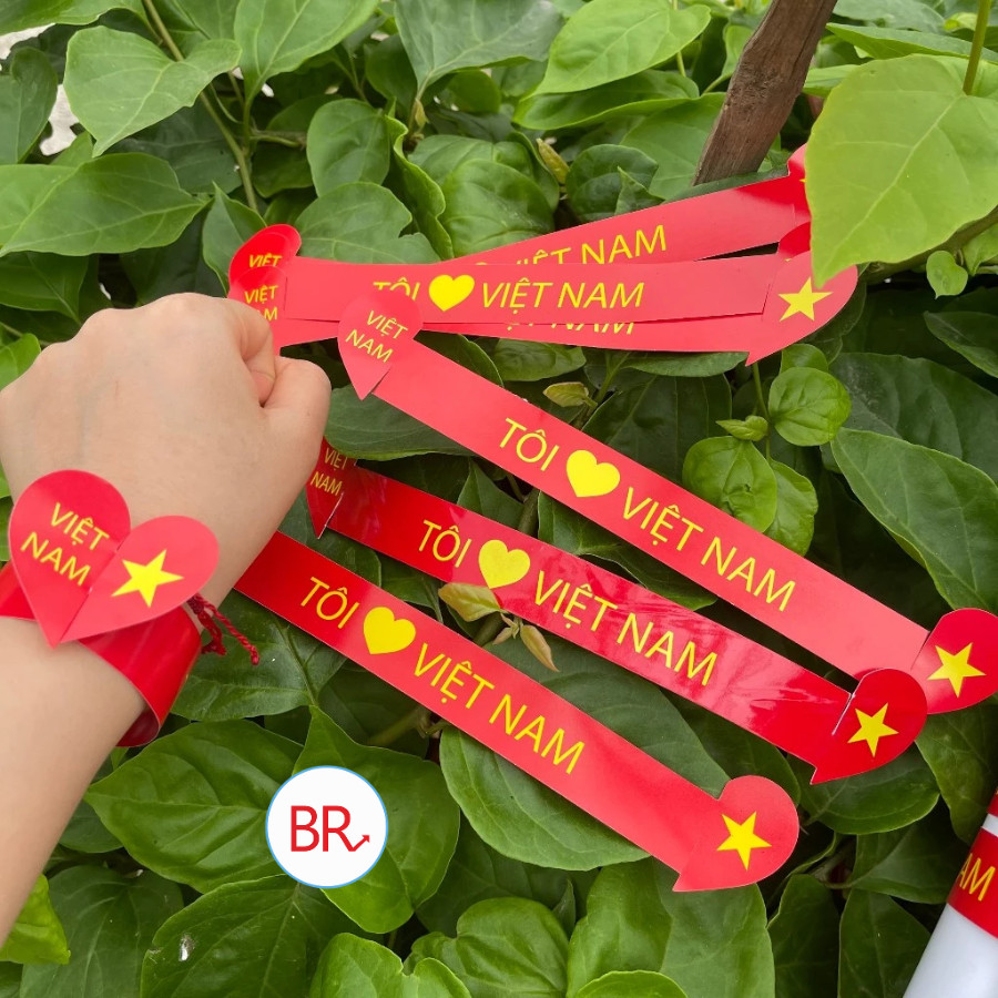 có sẵn- hỏa tốc hcm]Combo 10 Vòng đeo tay Tôi yêu Việt Nam- Phụ kiện check in thể hiện lòng yêu nước ngày Quốc Khánh 2/9