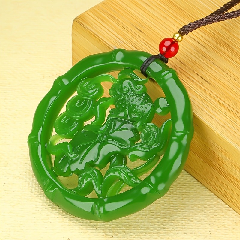 Đá tự nhiên xanh băng trong suốt hai mặt khắc họa tiết Cicada - Dây chuyền thời trang phù hợp mọi dịp