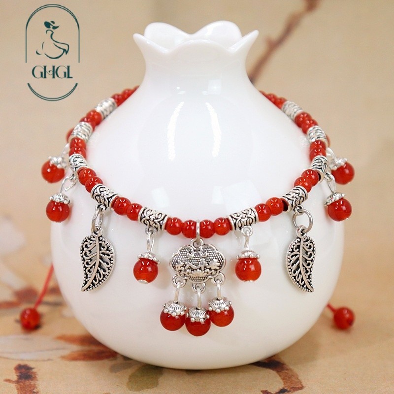 G GHGl Hàng có sẵn Quà tặng năm mới cho gia đình Dây đỏ Mã não đỏ tự nhiên Vòng chân Khóa an toàn cổ điển Chuông tua rua Phụ kiện vòng chân năm