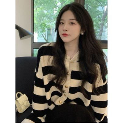(HÀNG QCCC) Áo khoác len Cardigan kẻ sọc dáng croptop phối khuy cài phong cách thời trang BA SP39