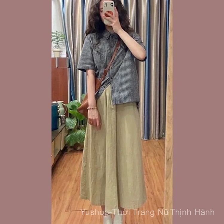 [Yu]Thiết kế áo sơ mi kẻ sọc cổ lật, chân váy nửa eo cao, phong cách retro Pháp, trẻ trung.