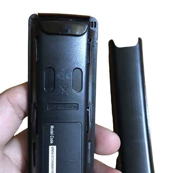tay điều khiển remote từ xa tivi samsung 4k Cong màu đen mẫu mới made in INDONESIA-kèm pin-tay đầu bấm tivi samsung 4k