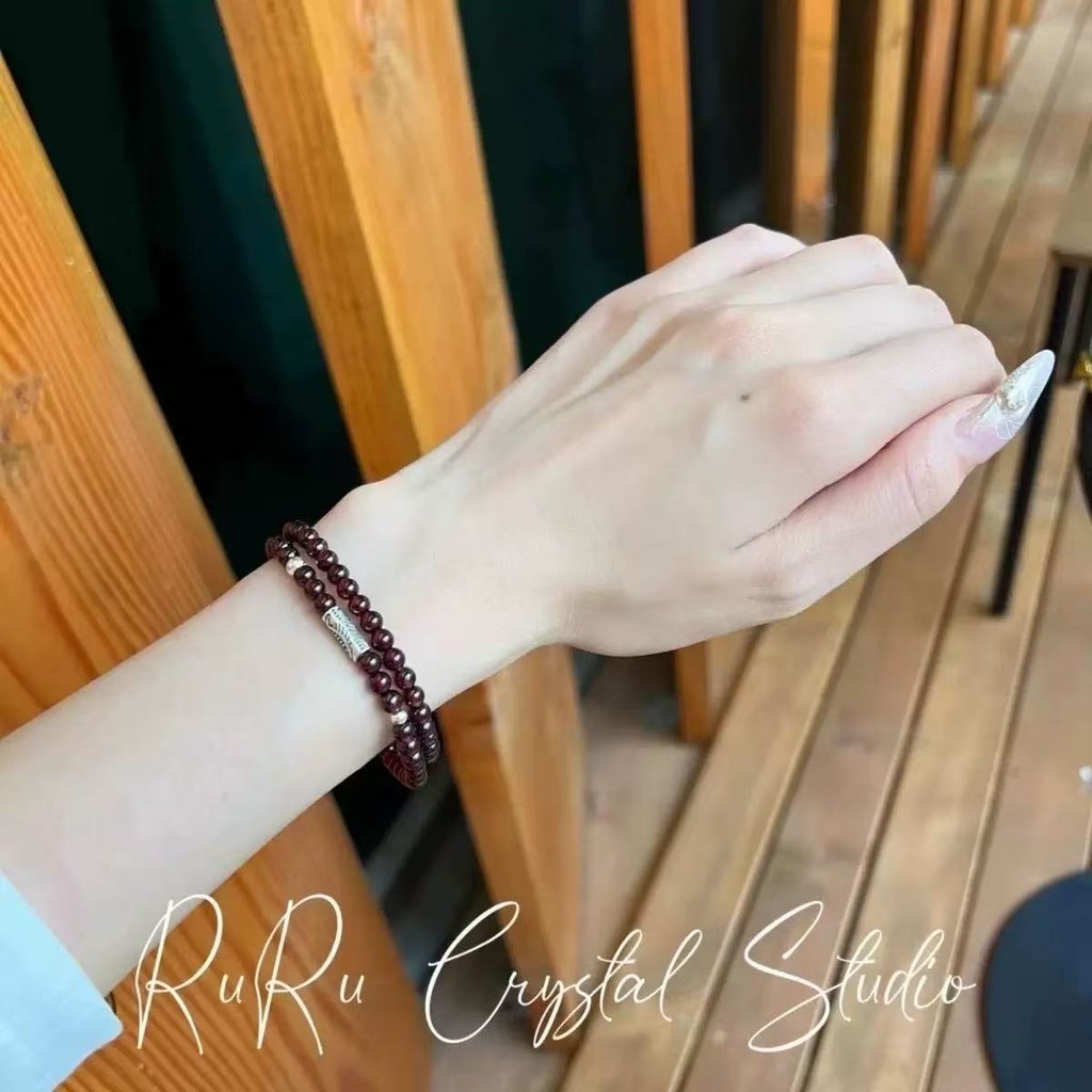Vòng tay nữ thổ cẩm bờ cá, phong cách công chúa với ánh sáng sang trọng