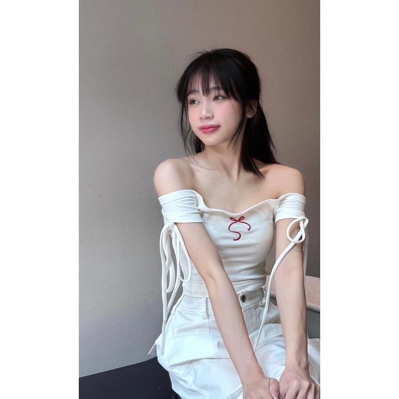 Áo trễ vai tay ngắn thêu Nơ Đỏ chất cotton mẫu mới nhất 2024