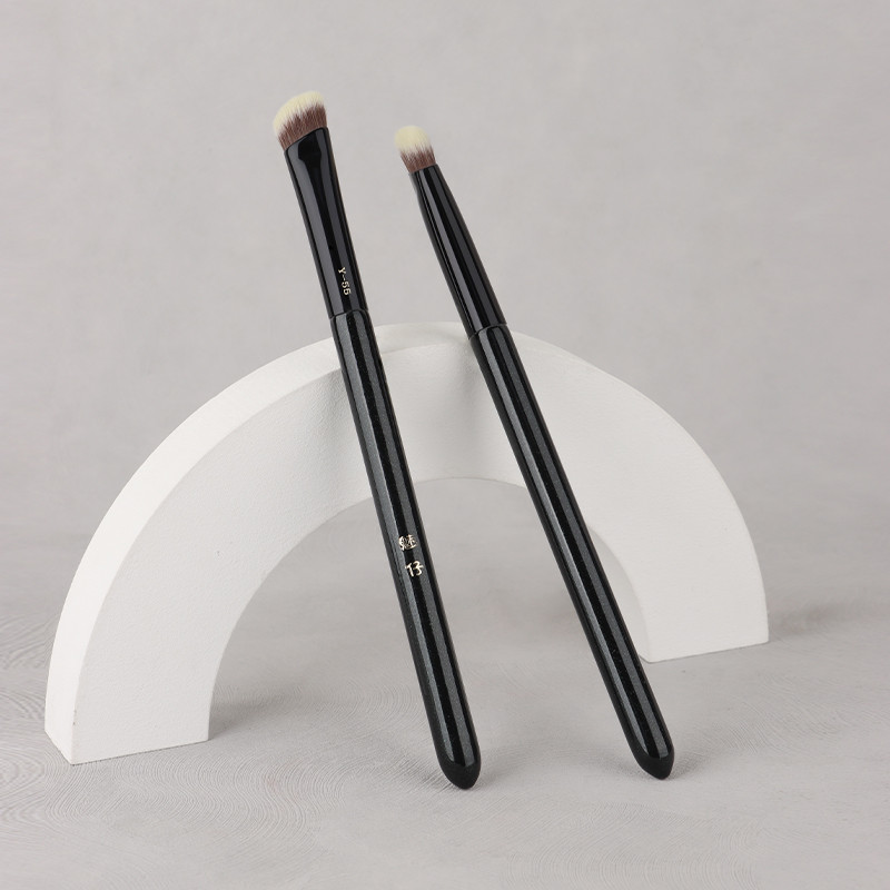Y55 Fat Sickle Concealer Brush Dark Circles Tear Groove Nasolabial Lines Concealer Flat Nose Shadow Brush Contouring Makeup
