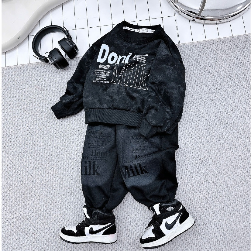 Bộ Quần Áo In chữ DONI, chất liệu Nỉ Mềm Mịn 2 Màu Đen và Trắng Đủ Size từ 17-60kg