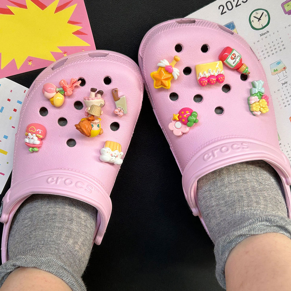 Phụ Kiện Giày Lỗ Pop Mart Molly Bánh Mì Flowersmith Hoạt Hình Hoa Dễ Thương Thích Hợp Cho Crocs DIY Zhibixing Có Thể Tháo Rời ins