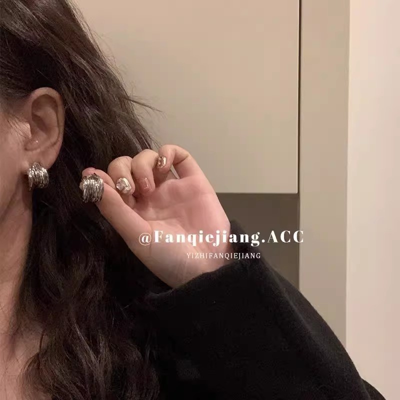 Bông tai bạc đơn giản thời trang 2024 Bông tai cao cấp phong cách mới