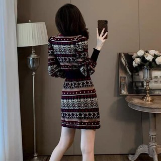 Cao Cấp Cổ Chữ V Dệt Kim Dài Tay Đầm Nữ Mùa Thu 2024 Phong Cách Mới In Hình Thời Trang Slim-Fit Đế Váy