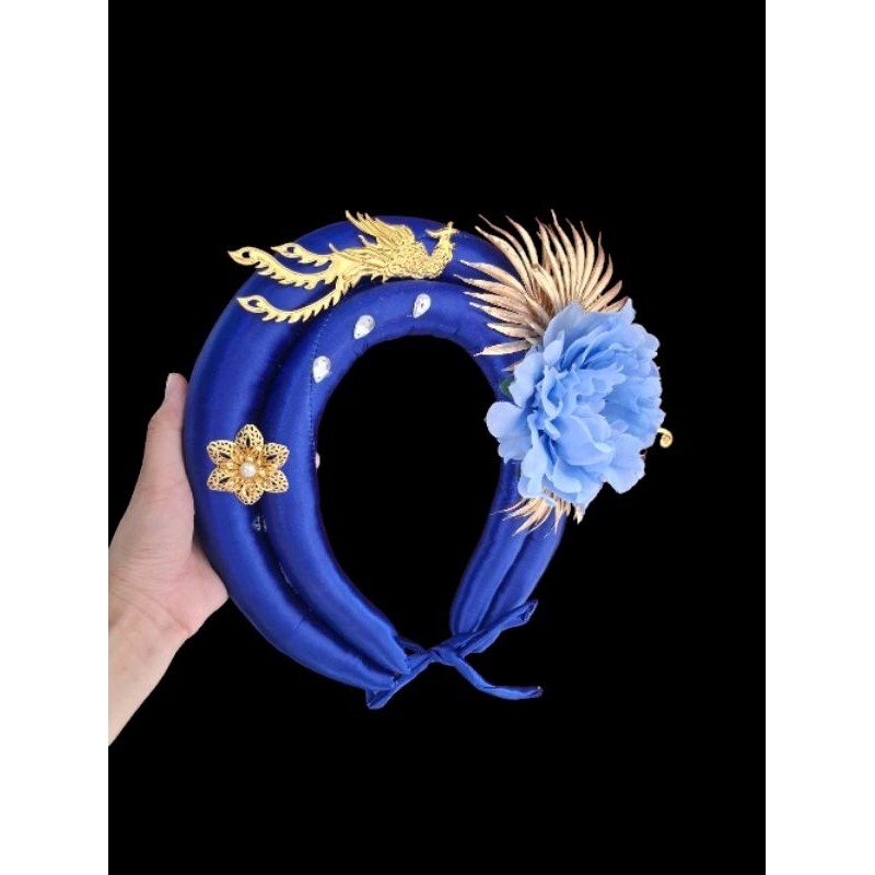 Vấn (mấn) 2 tầng màu xanh cô ban kết hợp các phụ kiện siêu xinh dùng để biểu diễn văn nghệ